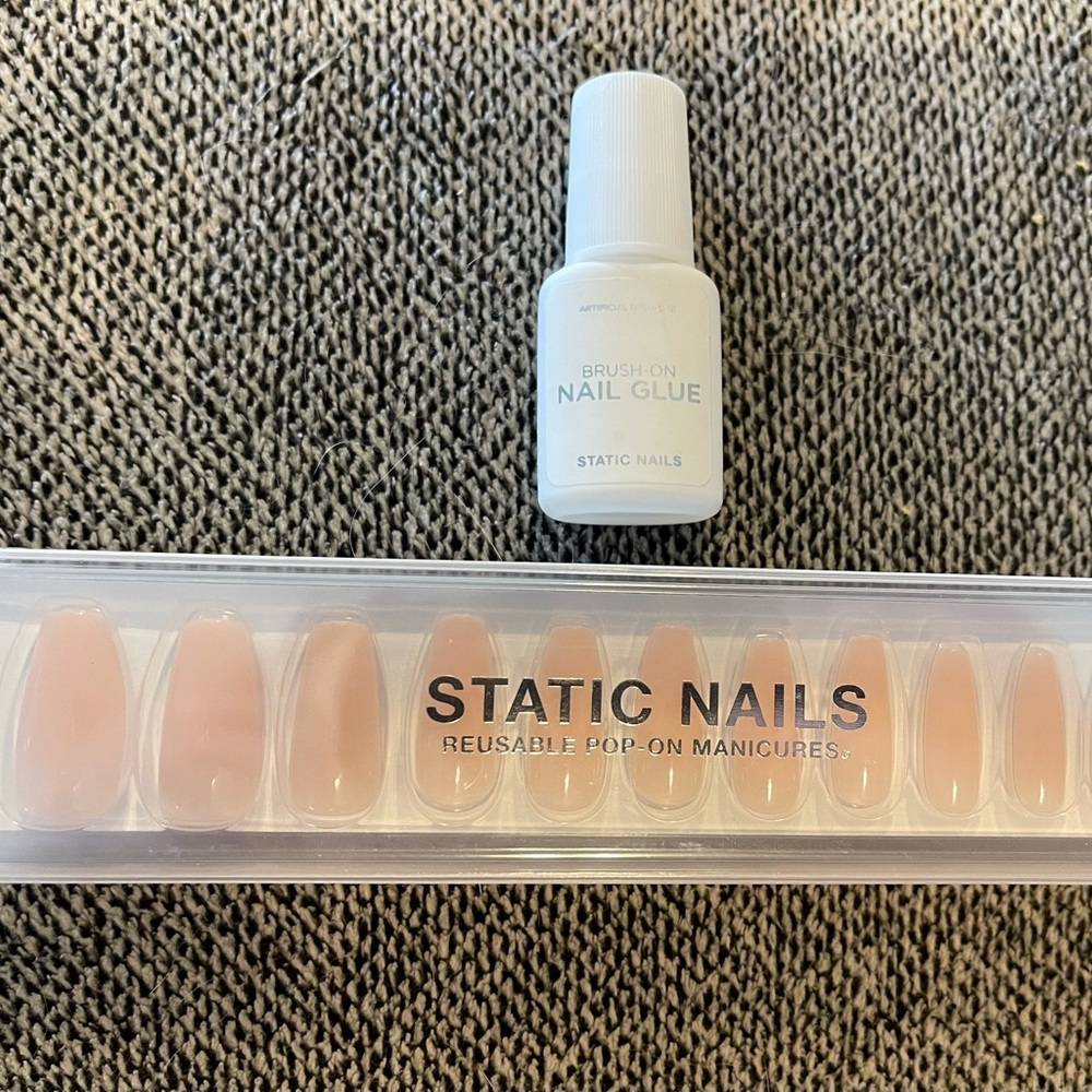 Static Nails Reusable Pop-On manicures